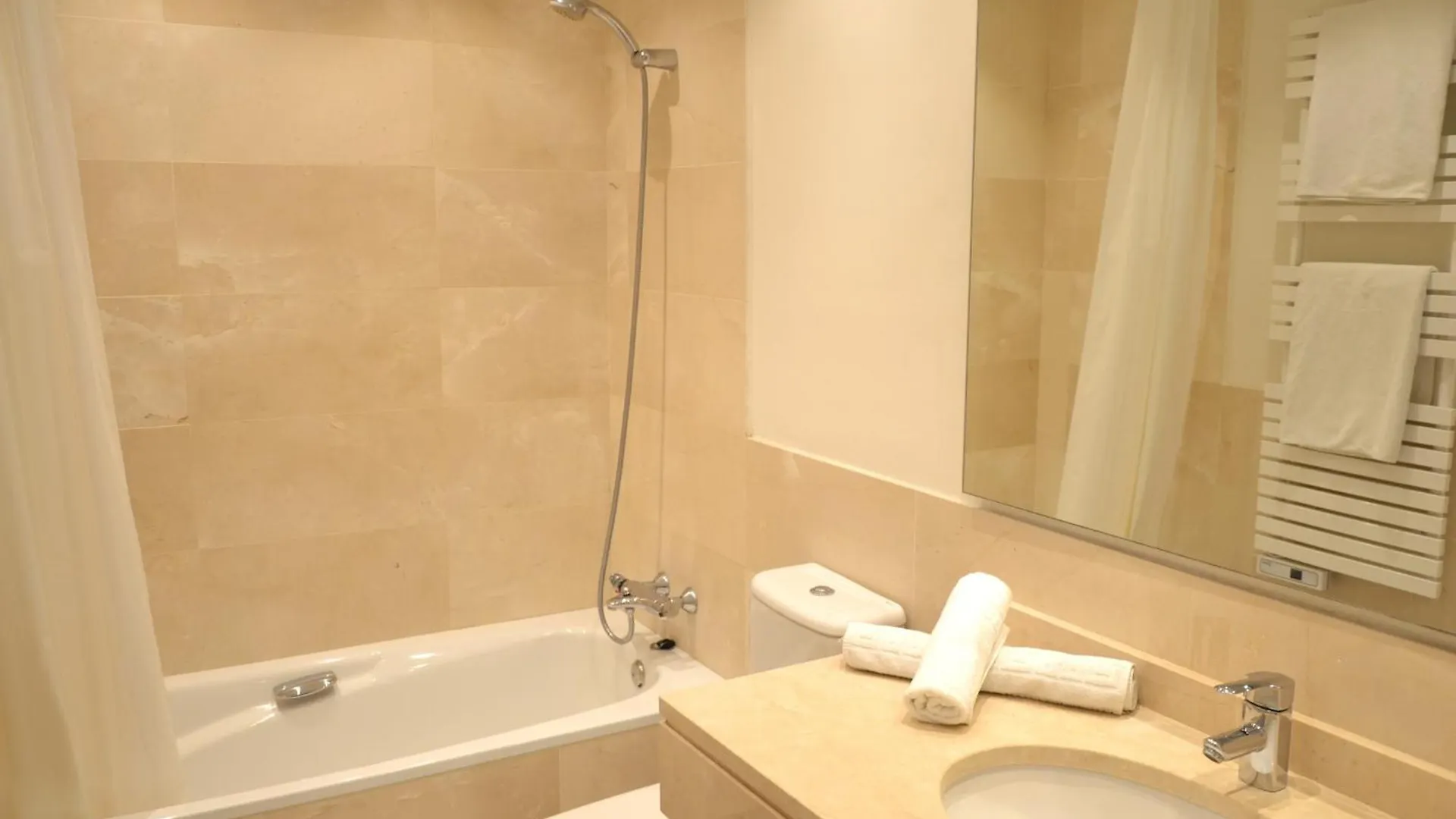 Rsh14A - Terrace With Hot Tub And Fantastic Views Lägenhet Estepona